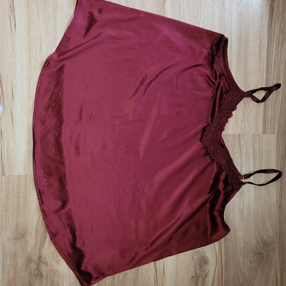 Torrid Sexy SATIN & LACE BURGUNDY Cami / Size 1 / Plus Size - Picture 3 of 3